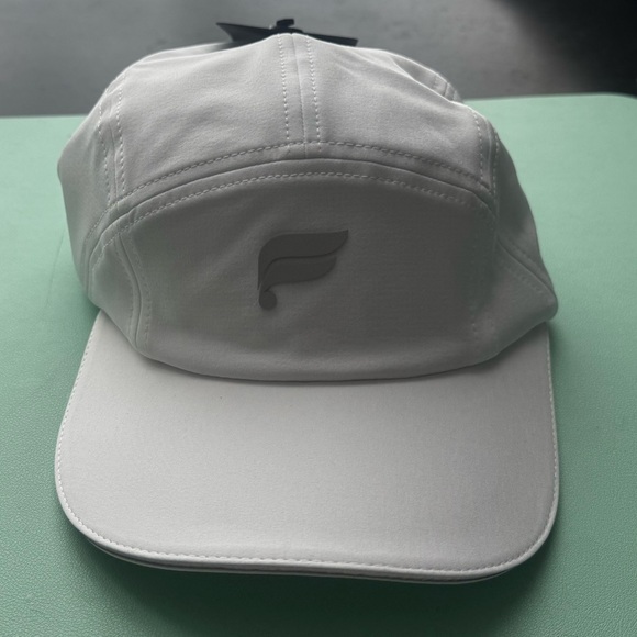 Fabletics Fundamental Ponytail Hat - One Size, White, NWT! - Picture 6 of 10